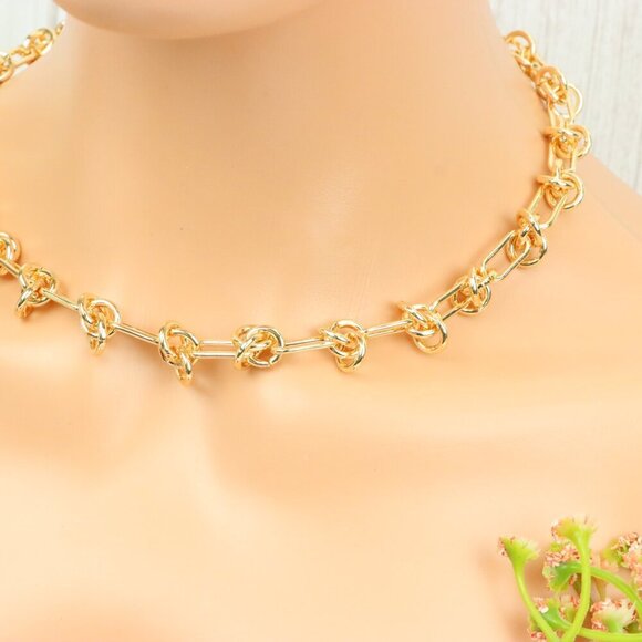 "Minimalist & Elegant Necklace Chain – Perfect for Women & Girls | UNVRC1636 - Picture 4 of 10